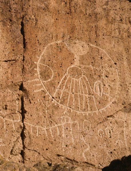 California, Owens Valley, Curvilinear petroglyphs